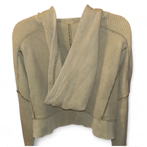 Urban Outfitters Women’s Cropped Hoodie Shirt Thermal Waffle Size XL Relaxed Fit - Picture 4 of 9